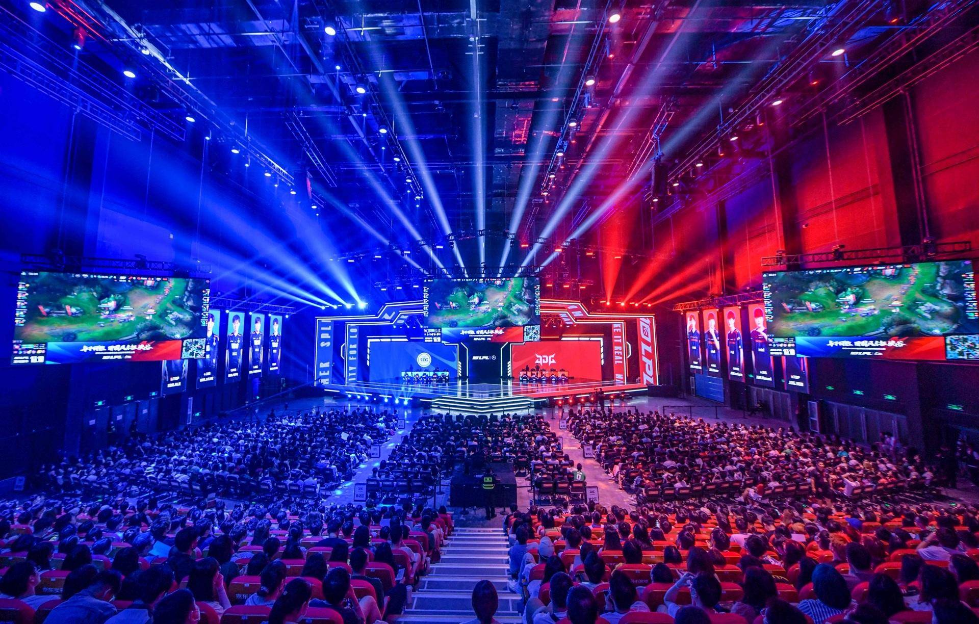 公俐连战连 公俐连战连